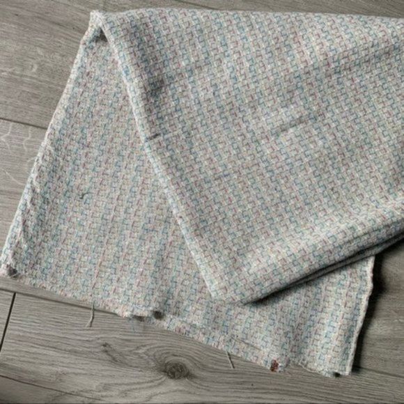 Fabric for craft or home decor outdoor cushions - Picture 5 of 7